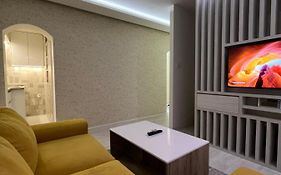 Center Deluxe Studio